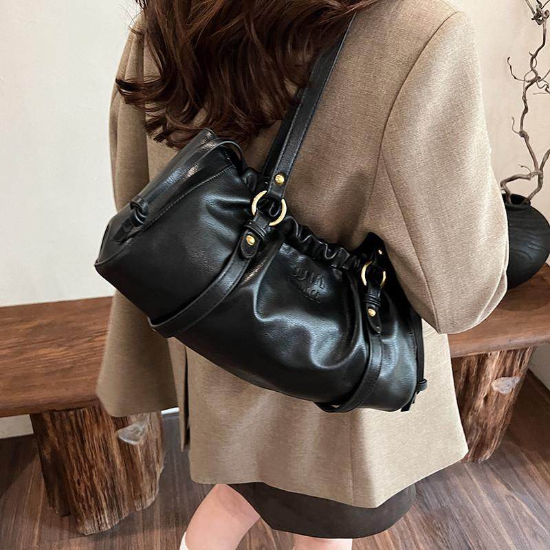 推荐复古棕色手提包包女秋冬2024新款潮时尚韩国褶皱包小众百搭通