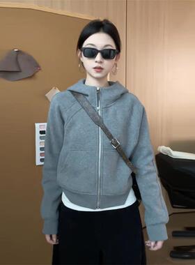 推荐灰色卫衣外套女春秋2025新款韩系时尚小个子短款连帽拉链开衫