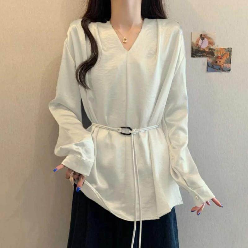 推荐缎面长袖V领打底衬衫