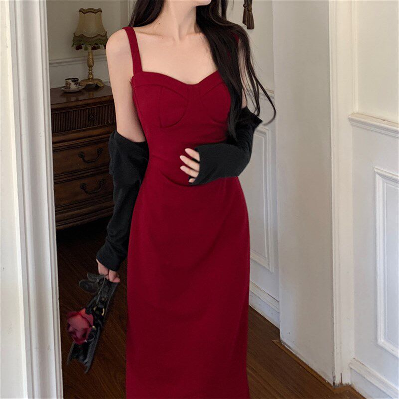 一尧【心口朱砂】港风复古红色吊带连衣裙女夏季两件套长裙