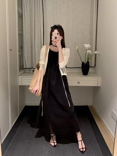 非真实价格：韩国Chic气质温柔小女人设计感时髦休闲吊带连衣裙