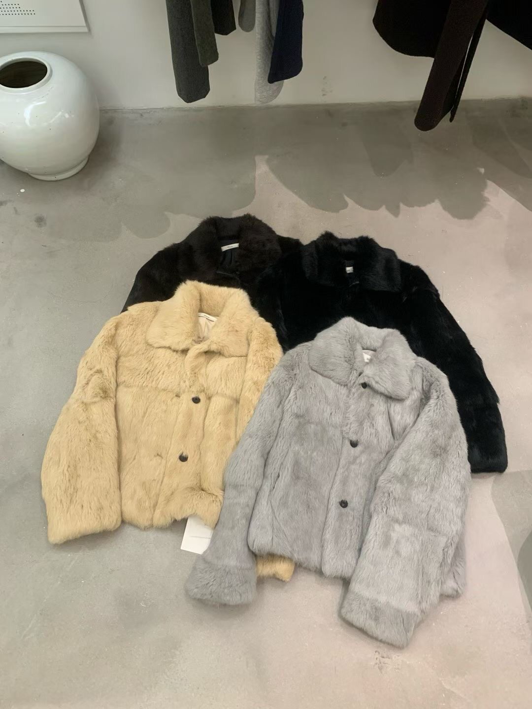 非真实价格：韩国Chic 韩系休闲简约百搭短獭兔皮草皮毛一体外套