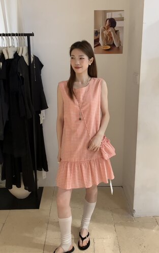 非真实价格：韩国Chic气质温柔小女人设计感时髦休闲连衣裙