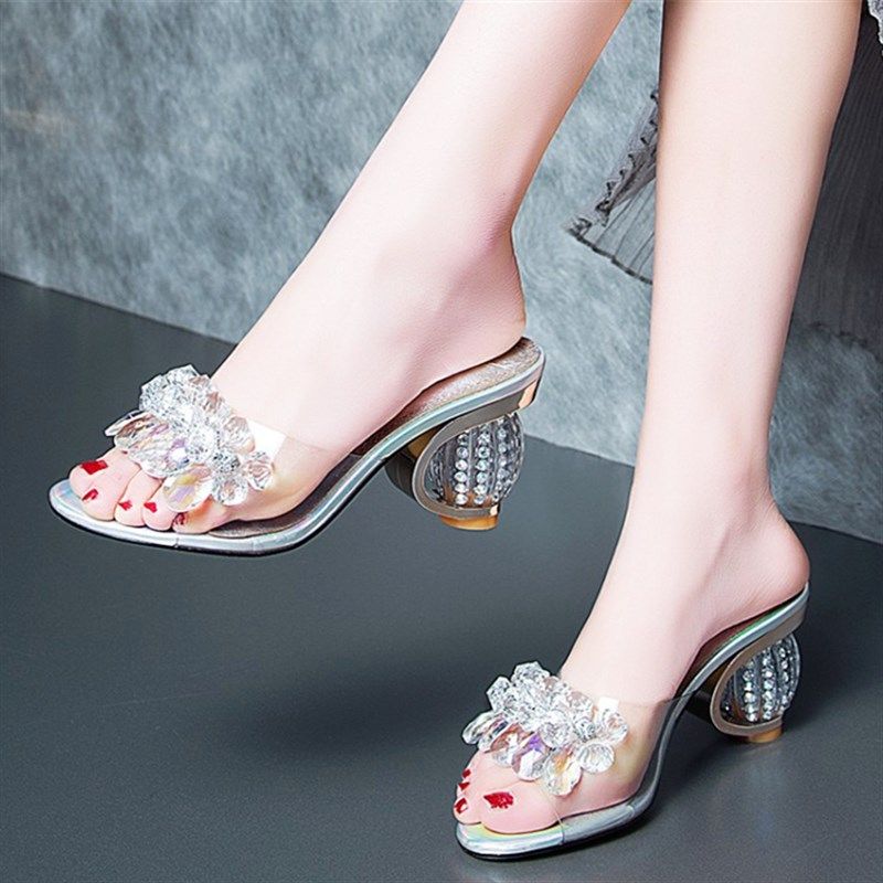 中跟外穿凉拖鞋女夏2020新款百搭粗跟高跟一字拖水V钻透明半拖鞋