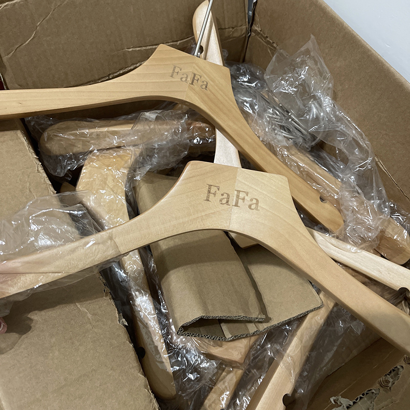 样板间清有带上漆家用服装店防滑无痕木色男女实木衣架裤刻字LOGO