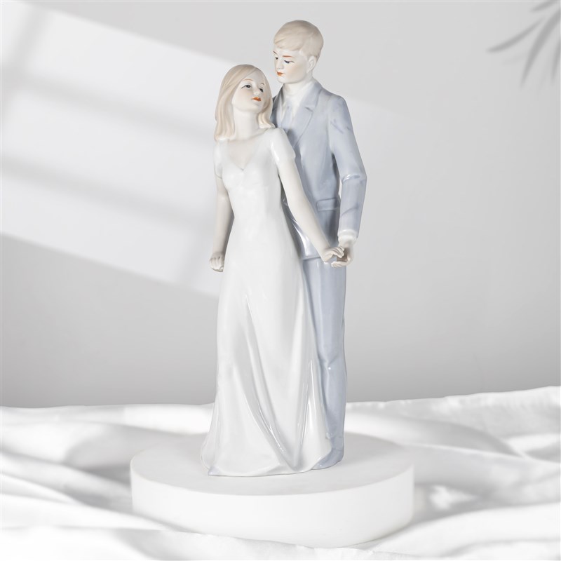 愿一礼物】情侣夫妻摆件 高级精致纪念日结婚礼物 一家人陶瓷雕像