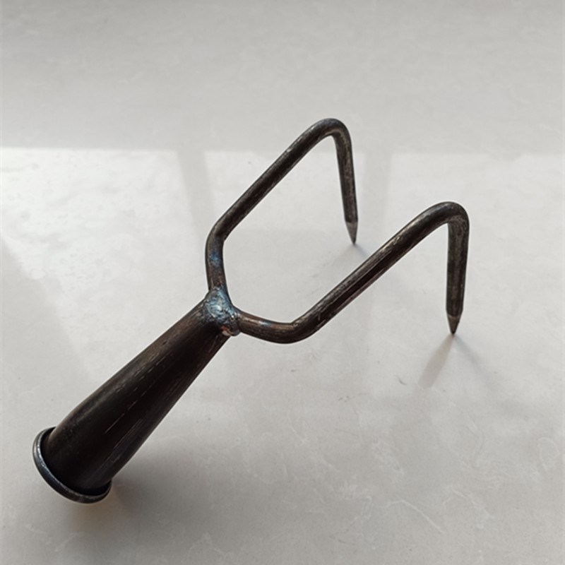二齿耙子挠子农用家用垃圾钩松土钩子开荒耙子加厚锻打锰钢两齿钩