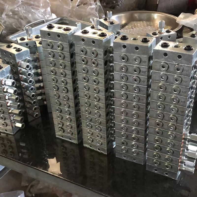 搅拌站电动黄油泵油泵分配器搅拌机砼泵车分油器油脂润滑泵分路器