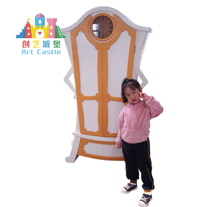 创艺城堡定制实木儿童家具卡通创意斗柜网红叉腰小人衣柜储物柜