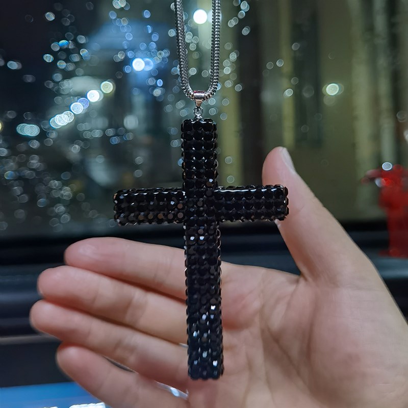 汽车挂件个性男女车内吊坠后视镜挂饰镶钻十字架创意礼品出入平安