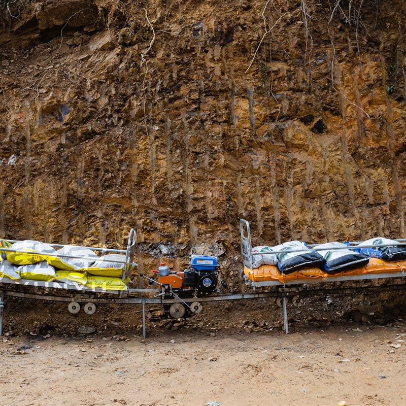 高载重农用单轨道运输车山地果园茶园全地形省力自走爬坡动力火车