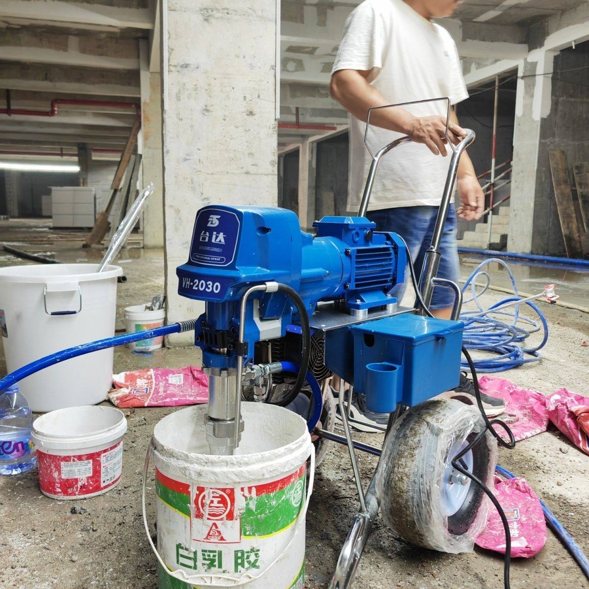 腻子喷涂机高性能大功率