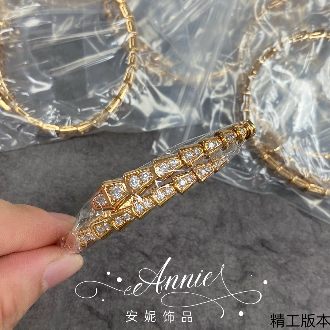弹簧三圈蛇形满钻手镯女V金镀18k黄铂玫瑰金蛇骨白贝母轻奢高级感