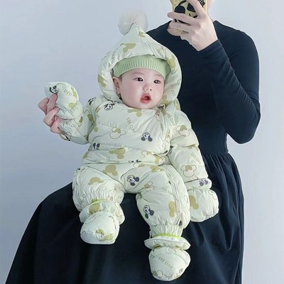 新生婴幼儿羽绒服冬季连体衣0-1岁男女宝宝冬装外出抱衣加厚包脚2