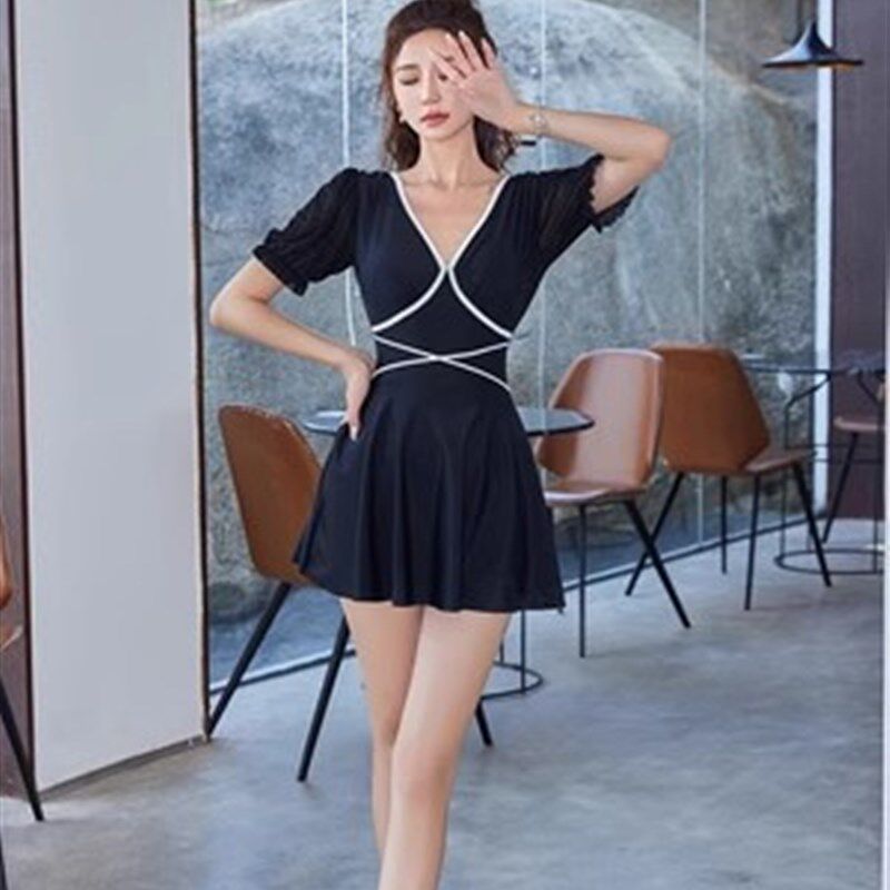 挚爱简约泳衣女连体保守裙式泳装大码遮肚显瘦泡温泉加大带袖泳衣