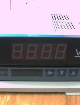 托克 DB5-DV100智能数显直流表迪比隆XL4-DV600V数字电压显示仪表