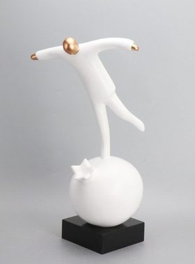 现代简约轻奢雕塑人物艺术品摆件玄关客厅桌面酒店会所样板间饰品