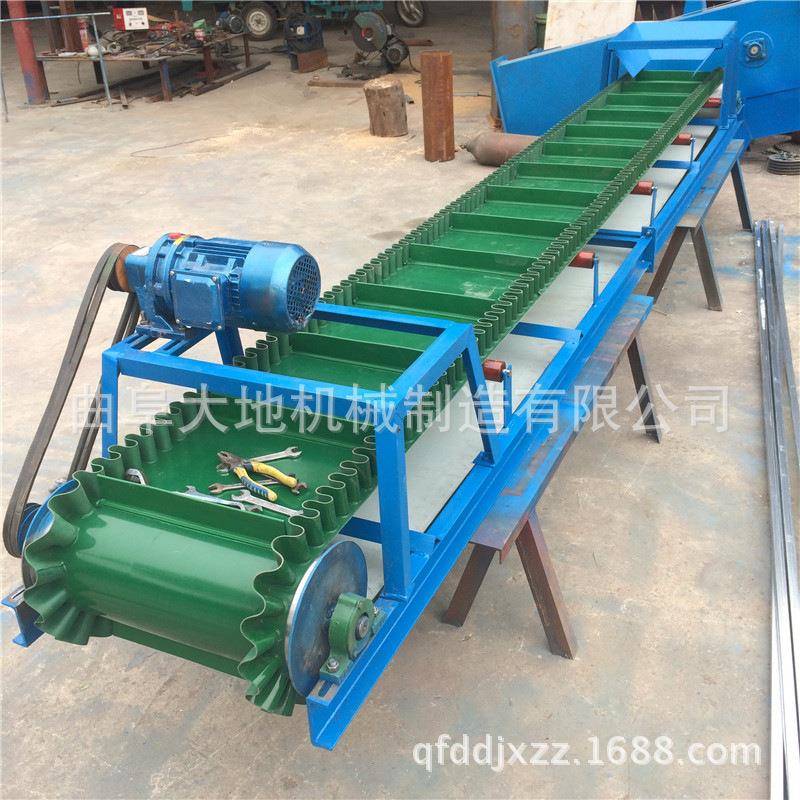 化工原料槽型皮带输送机 物料仓储皮带输送机 加隔断皮带输送机