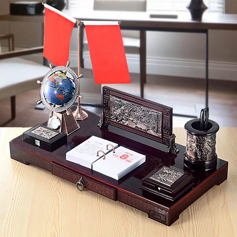 老板办公桌装饰品大班台摆件办公室创G意商务用品桌面笔筒高档文