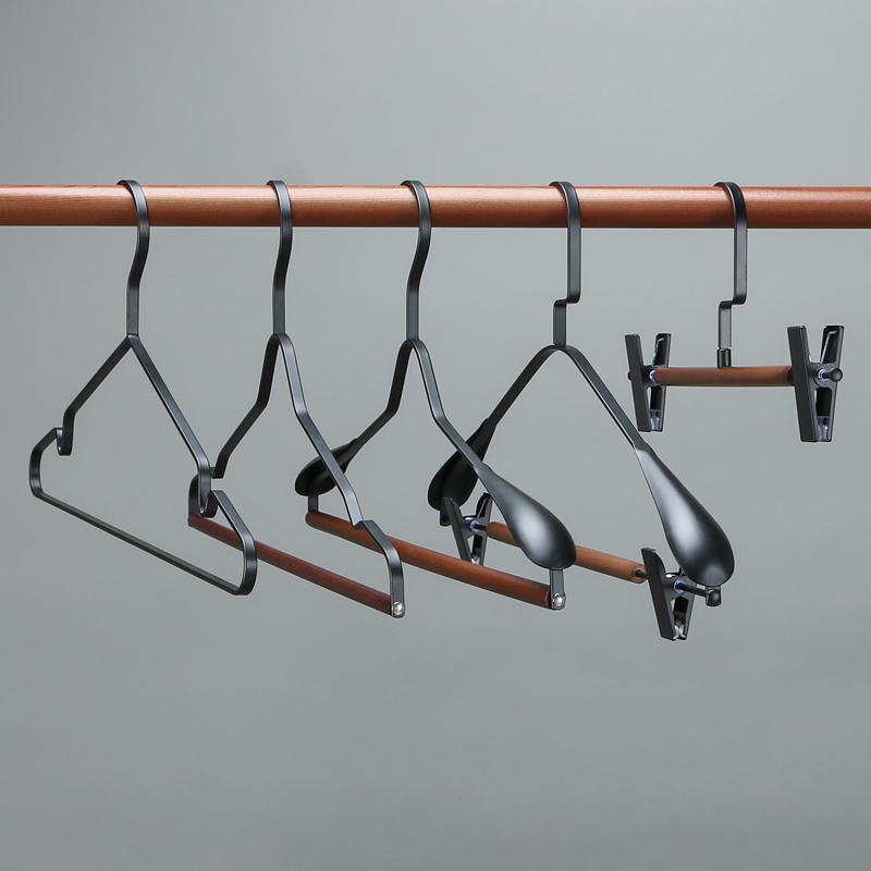 烤漆衣架金属铁h艺宽肩衣架阳台晾晒家用衣橱高端西服大衣无痕挂