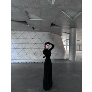 质感简约高雅连衣长裙 复古高级工感高领黑色长袖 BETTER