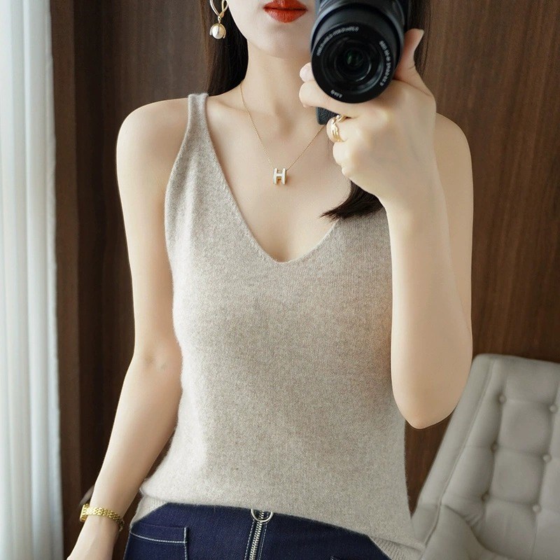 春秋新款羊毛吊带背心女秋冬内搭西服白色针织性感V领短款打底衫