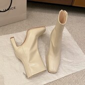 迪丽米迪 白色靴子女秋冬2024年新款 弹K力瘦瘦靴方头短靴女高跟靴