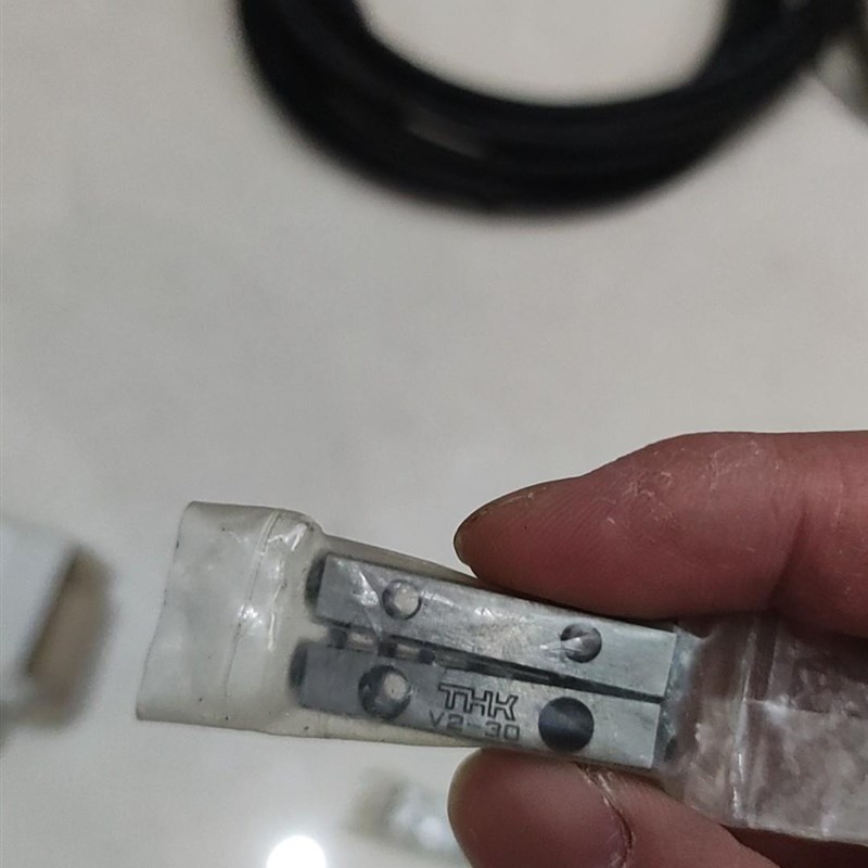 THK 交叉滚子导轨 THK V2-30 MADE IN J