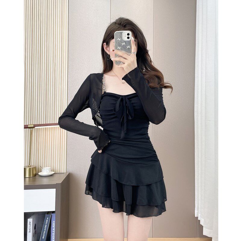 温泉泳衣女2025新款爆款连体遮肉显瘦长袖罩衫黑色高级感保守泳装