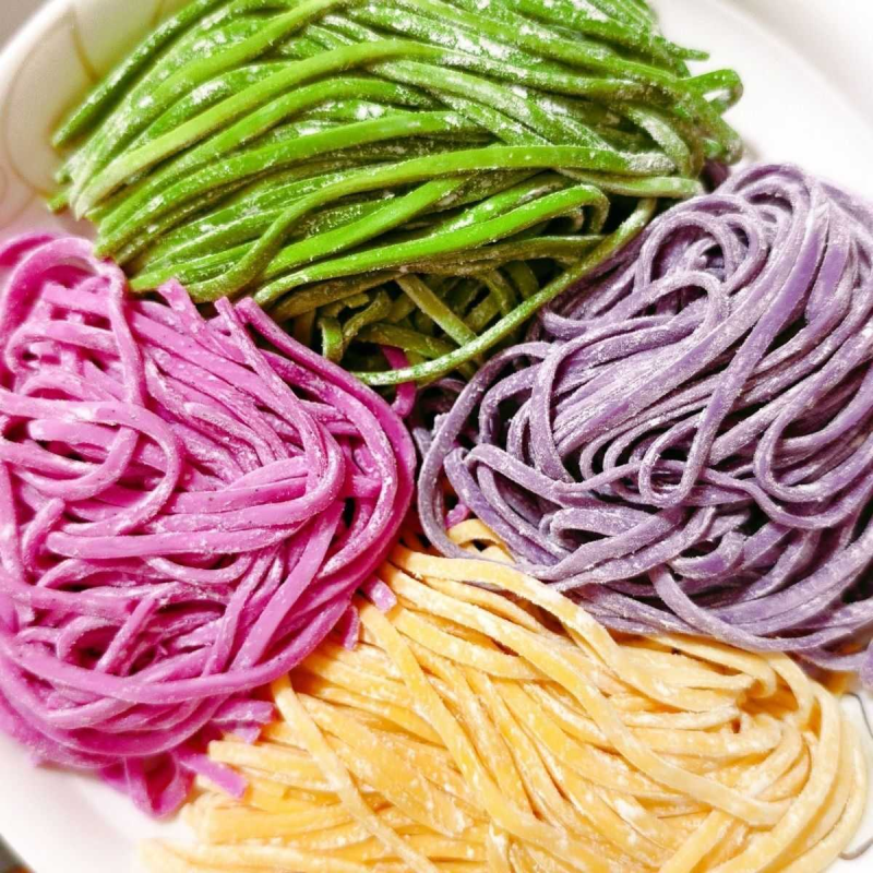 菠菜紫薯红心火龙果胡萝卜四色蔬菜面条火锅面批发劲道商用鲜面条