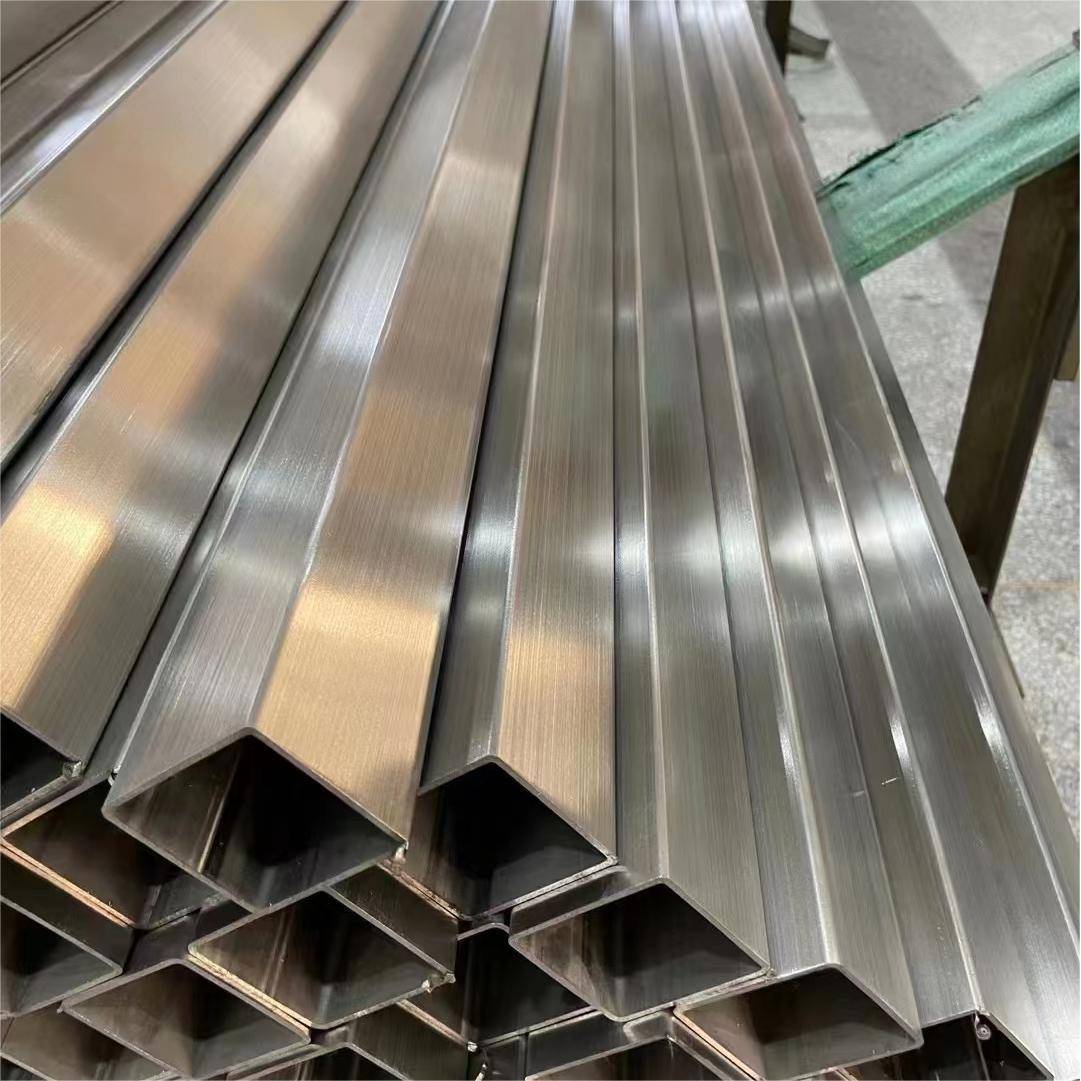 不锈钢装饰管现货304拉丝镜面抛光圆管楼梯扶手管不锈钢风管