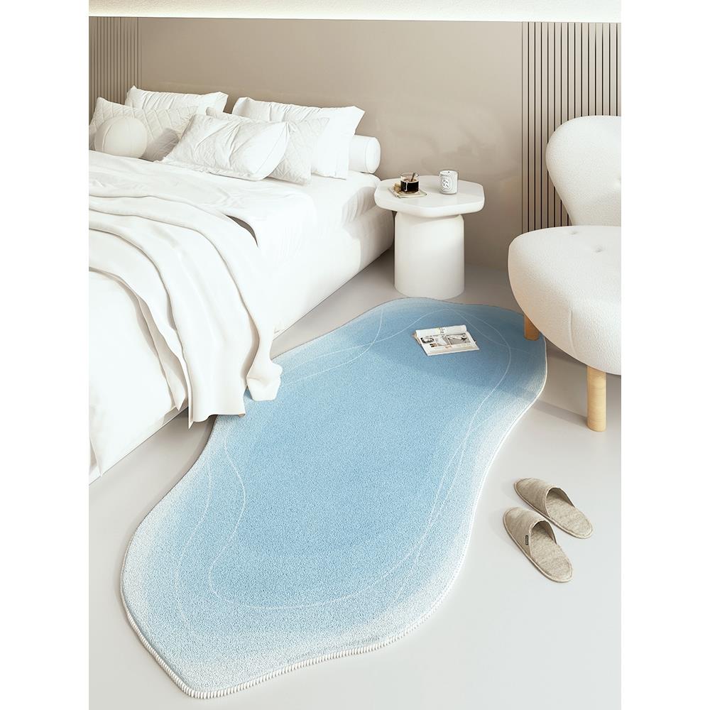 冬天蓝色床边地毯卧室仿羊绒高级不规则异形云朵房间毛绒加厚地垫