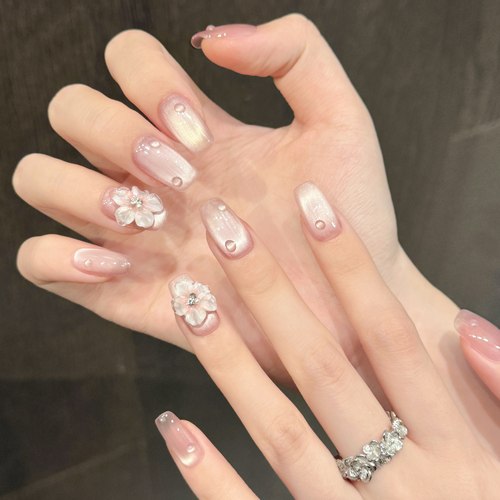 碎钻冰透猫眼高级感手工穿戴甲