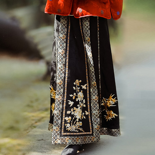 复古日记秋冬新品中式绣花国风女半裙汉服马面裙237Q6166