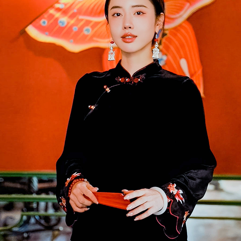 复古日记“红鲤鱼”100桑蚕丝丝绒定位绣花斜开襟套头衬衫上衣