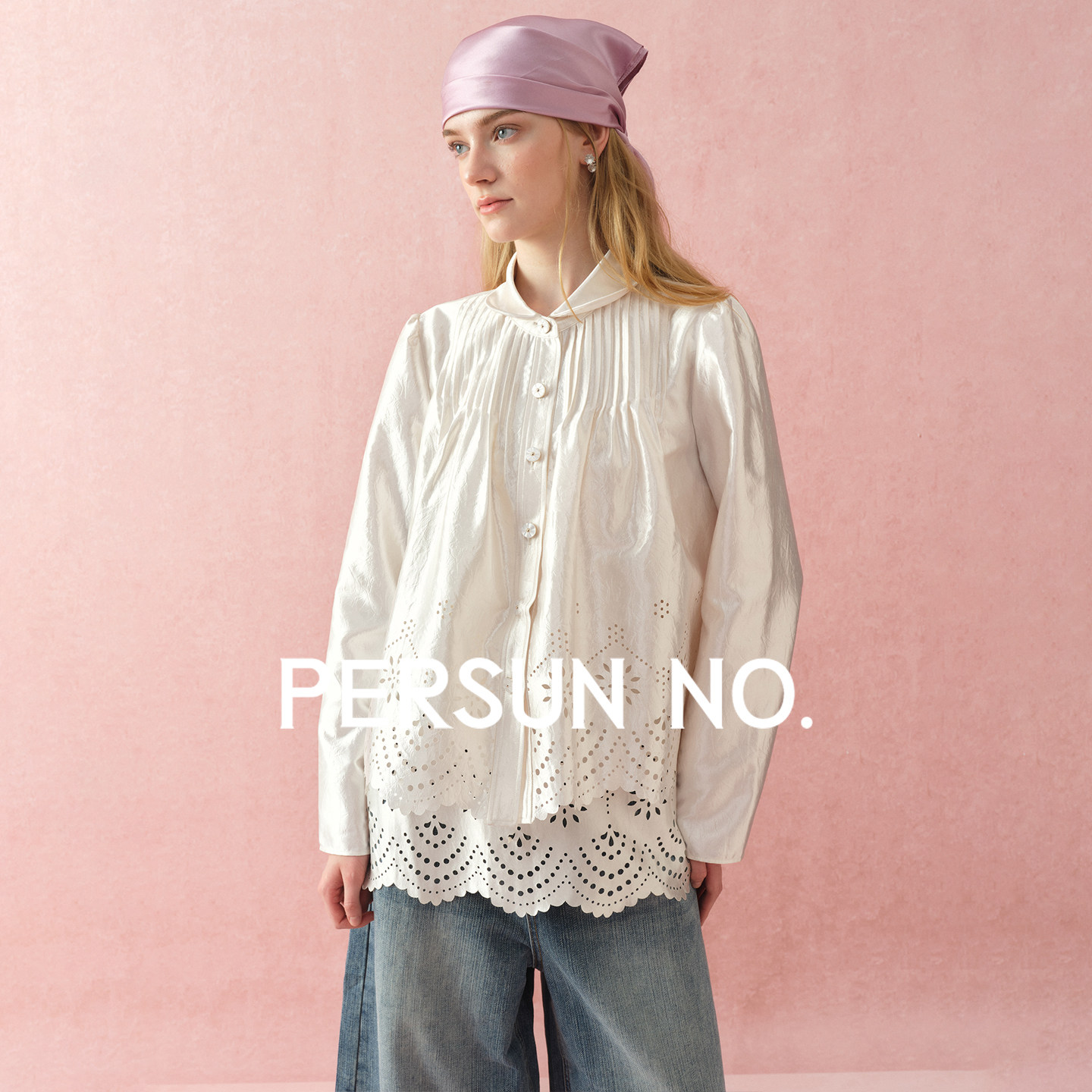 PERSUN NO.备述花漾奶杏激光雕花手工打揽缎面贝壳扣衬衫