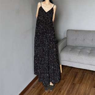 孕妇遮肚显瘦连衣裙 休闲外穿圆点长裙 黑白小波点吊带裙 宽松大码