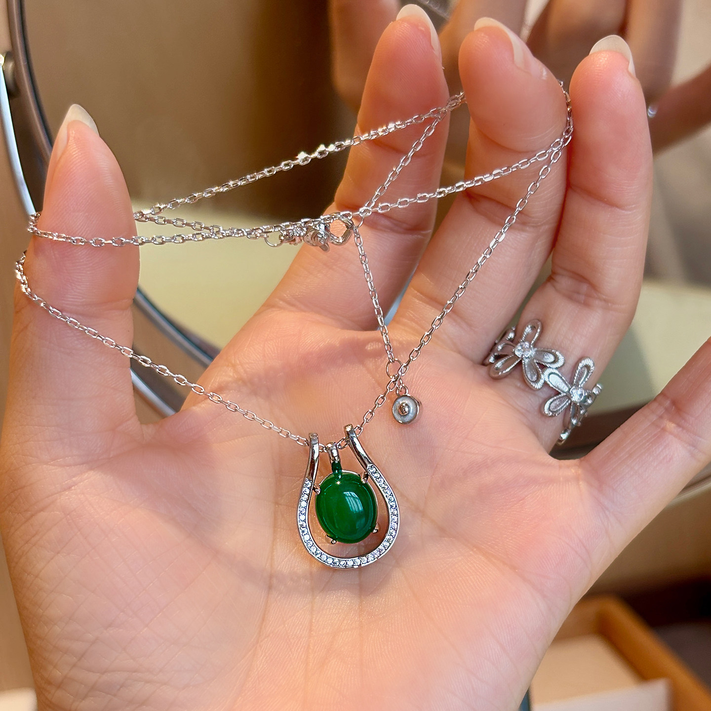 马蹄扣冰种玉髓绿玛瑙项链女生小众设计高级感叠戴锁骨链高端颈链,饰品/流行首饰/时尚饰品新,项链,淘宝优惠券,粉丝福利购,淘宝优惠卷