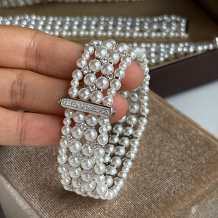 施家澳白多层珍珠手链女轻奢高级感叠戴手镯2026新款秋冬气质手饰