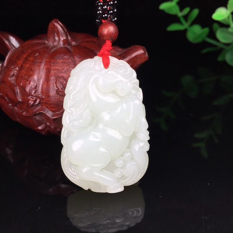 和田玉生肖马吊坠  马到成O功男女款玉石挂件