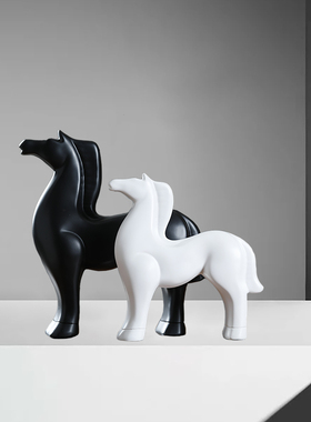 轻奢现代创意抽象马到成功办公室客厅电视柜书柜酒柜W软装饰品摆