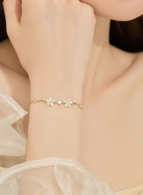 高级感猫眼石e花朵手链女小众设计独特气质手镯新款高颜值学生手