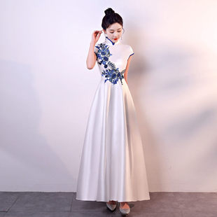 新款礼物仪旗袍青花瓷礼物仪迎宾颁奖礼服庆典开业颁奖礼服学生礼