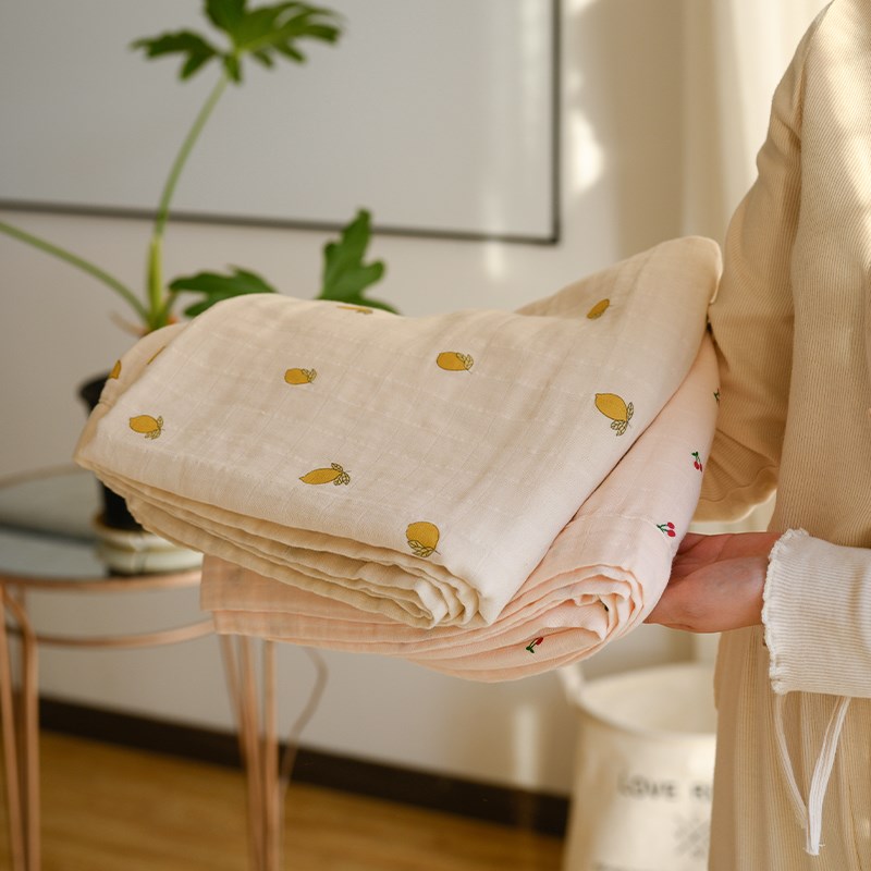 小樱桃浴巾纯棉四层纱布婴儿宝宝盖毯夏季薄款女洗澡毛巾柔软家用