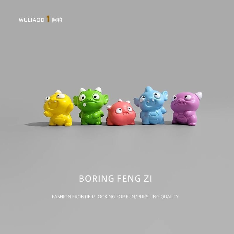 无聊了,摆几个大眼小怪兽治愈电脑桌面日式工位办公小摆件装饰品