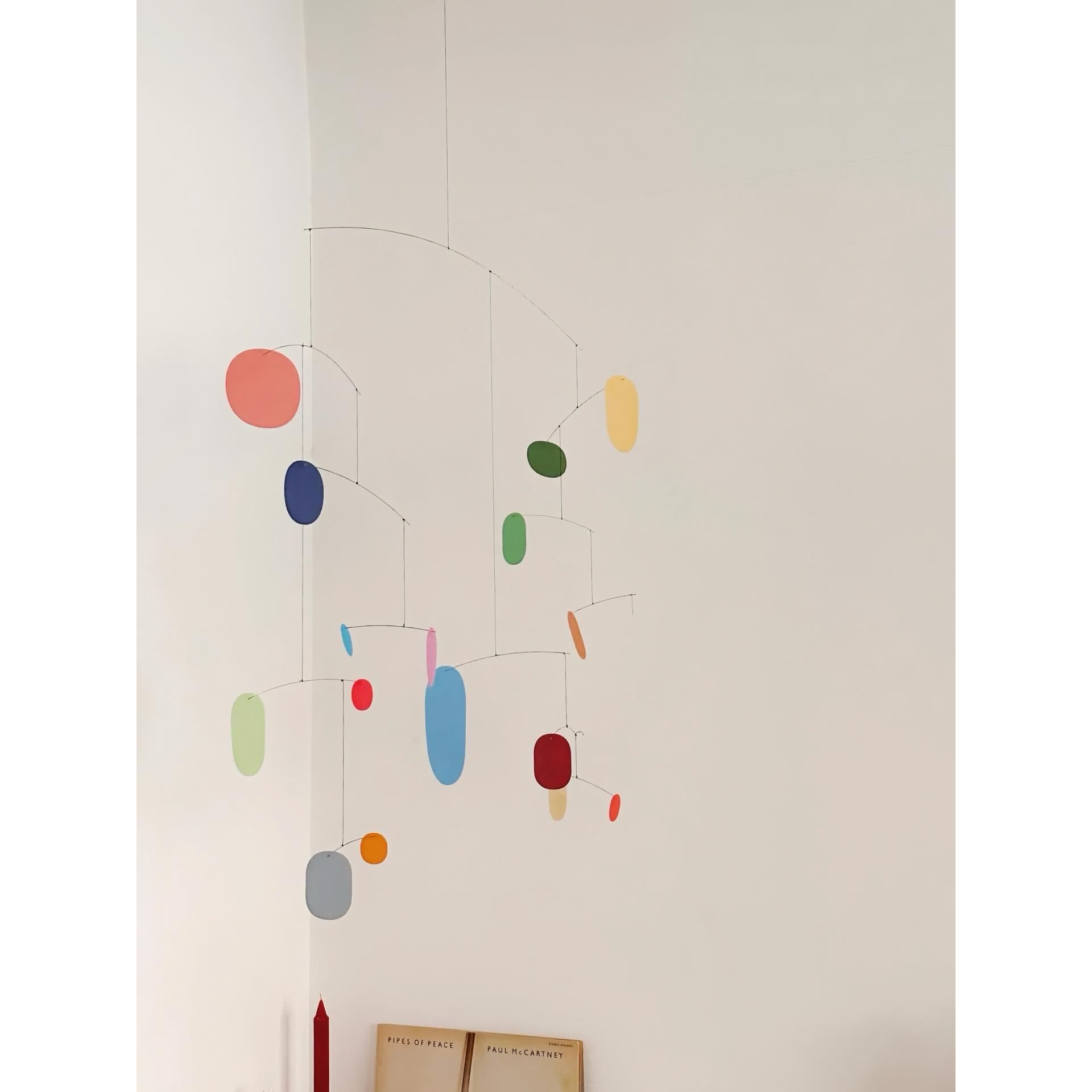 多巴胺灵动彩片风铃吊饰空中彩色动态平衡装置儿童房挂饰乔迁礼物