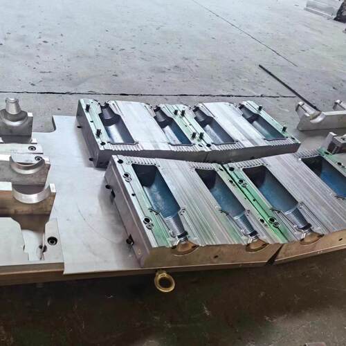 台州厂家制作出售全自动半自动PE洗衣液中空吹塑机吹塑模具