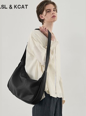 CavlslKcat斜挎包男大容量饺子包时尚复古单肩包简约软皮百搭包包