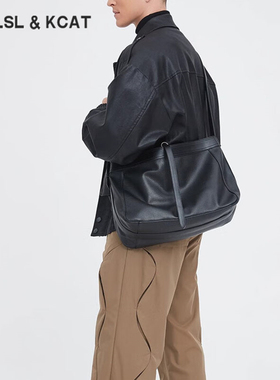 CAVLSLKCAT男士斜挎包单肩包高级感荔枝纹软皮休闲时尚通勤背包