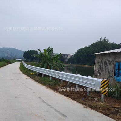 波形护栏工厂喷塑镀锌公路防撞波型护栏板乡村道路栏杆波纹梁钢栏